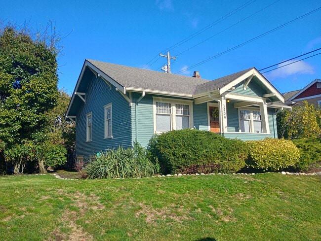 Photo - 1209 32nd St