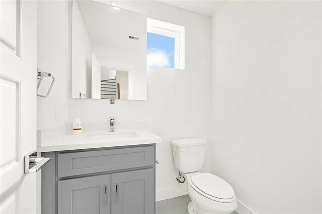 Photo - 4623 Cochran St