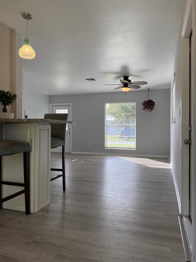 Photo - 793 Bianca Dr NE