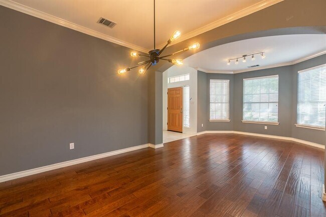 Photo - 2308 Sandra Dr