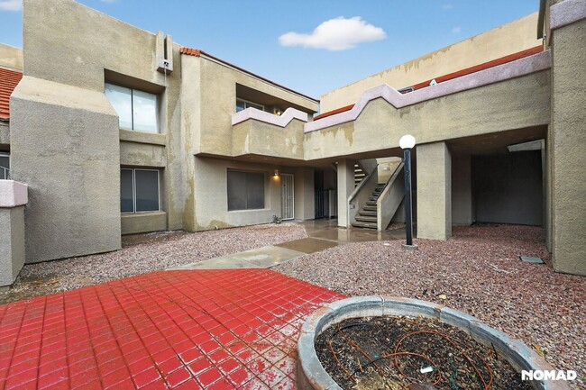 Building Photo - 1432 W Emerald Ave Rental