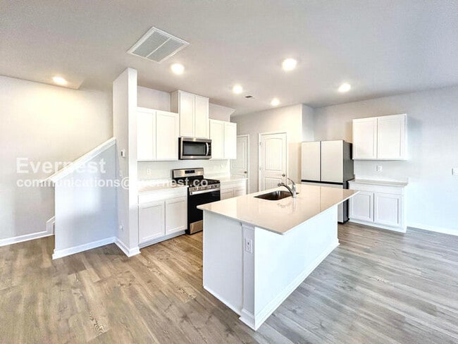 Photo - 1819 Wellwood LN