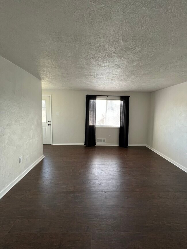 Living Room - 171 Bessemer St
