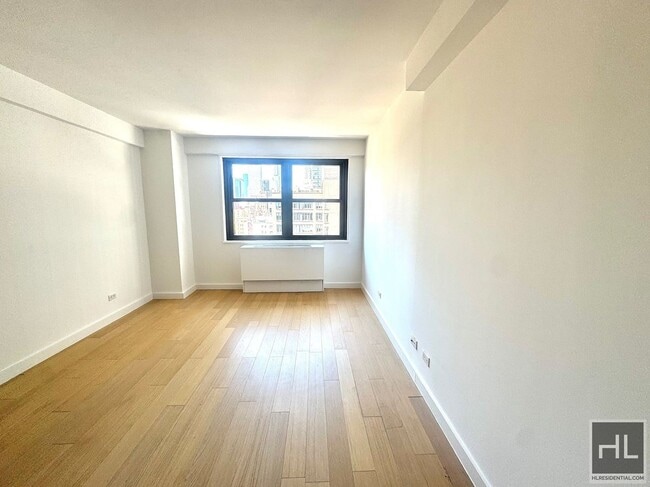 Building Photo - East 39th Street Unit 23B