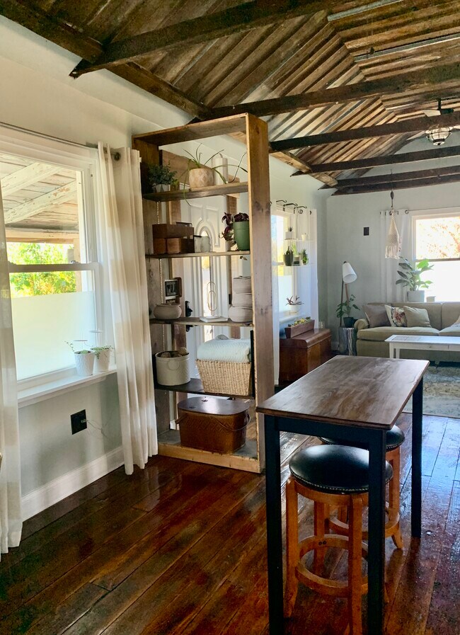 Photo - 1105 Rockway St