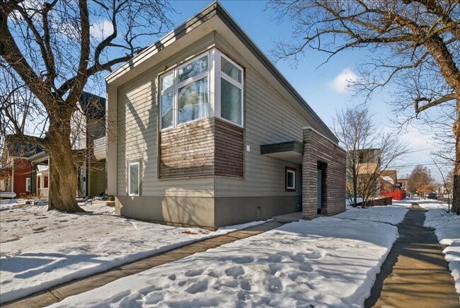 Building Photo - 1960 Bellefontaine St Unit 1960 North Bellefontaine Street