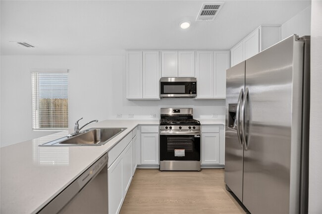 Photo - 939 Pertuso Ln