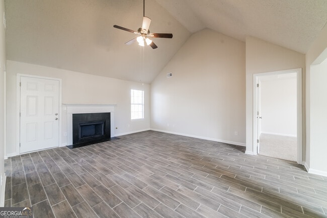 Photo - 3265 Trail Point