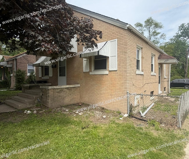 Building Photo - Newly Renovated 2-Bedroom • 1-Bathroom Home