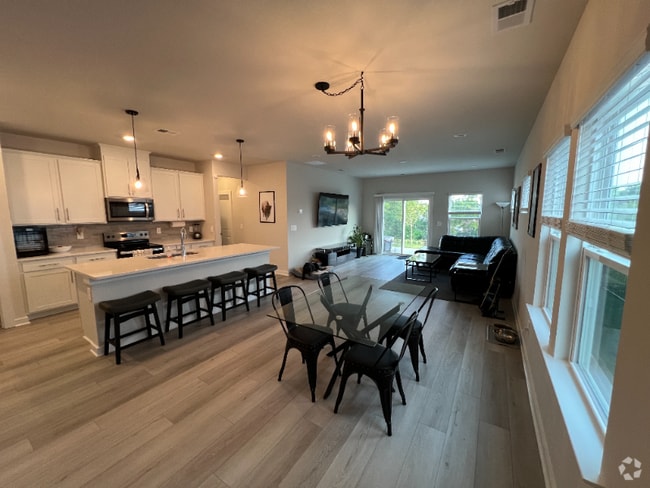 Building Photo - 4256 Skyridge Dr Rental