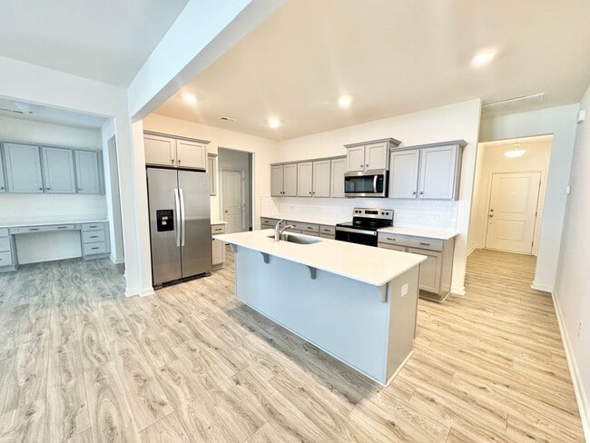 Photo - 3 Bedroom paired home with loft and 2 car garage minutes from shopping, I-40 and I-77 _SPRING SP...