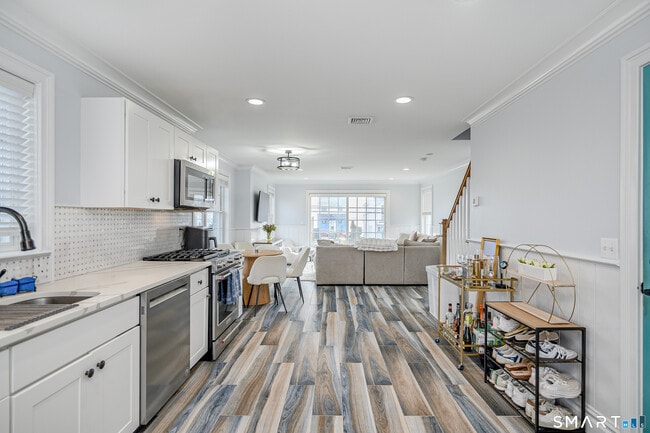 1140 Fairfield Beach Rd