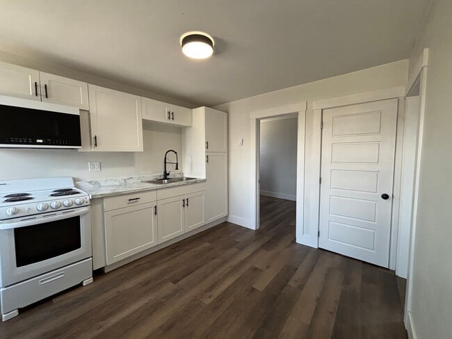 Building Photo - Apartment for Rent Unit 1