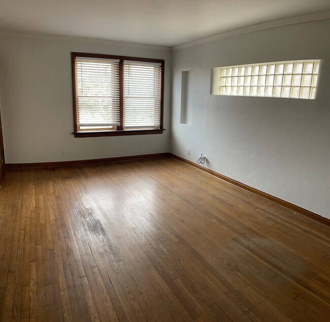 Building Photo - 4964 Fyler Ave Unit 2 west