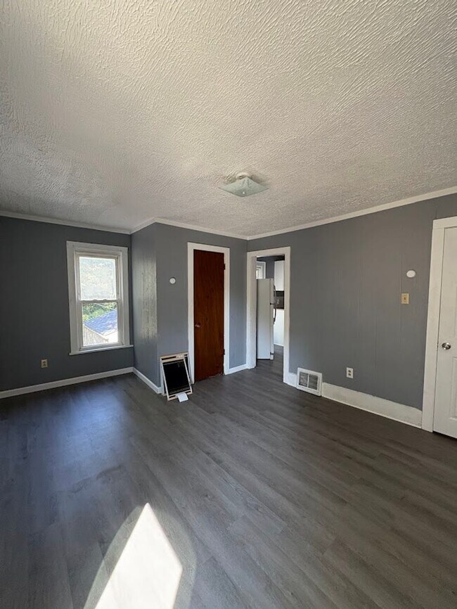 Photo - 686 Sumner St Unit 2