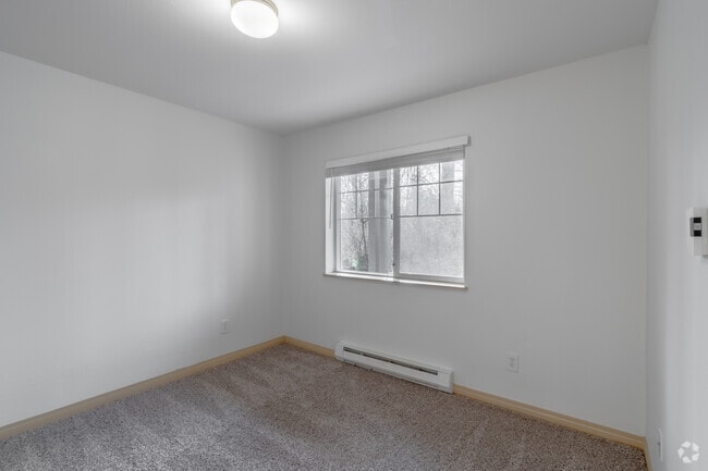 2BR, 2BA - 872SF - Primary Bedroom