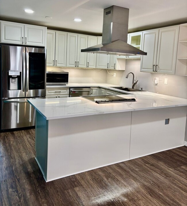 Photo - 2 Bed / 2 Bath updated Mercer Island condo $2,995/mo Unit 204