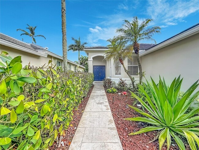 Photo - 1556 Winterberry Ln
