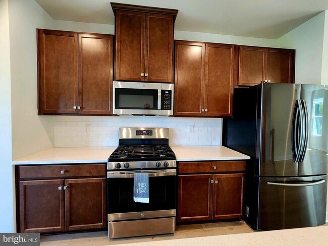Photo - 149 Glory Maple Ln