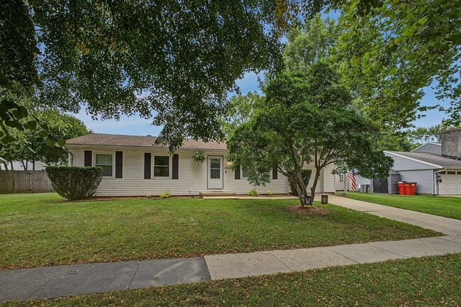 Building Photo - 2412 Southwood Dr