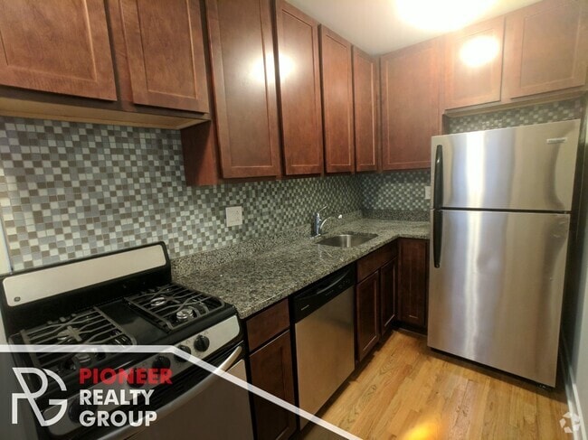 Building Photo - 429 W Roscoe St Unit 2 Rental