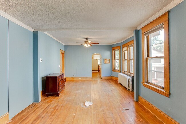 1660 Hewitt Ave