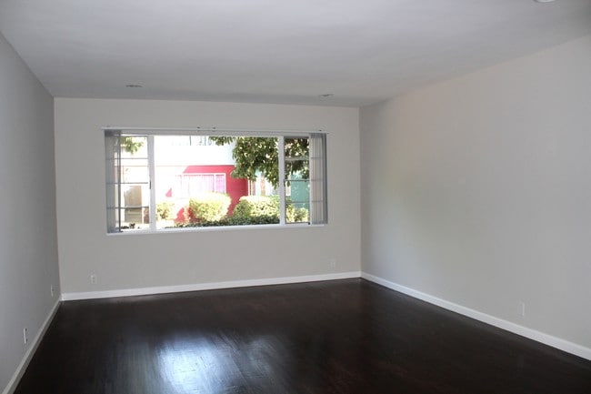 Sala de estar - 6236 La Mirada Ave Unidad 3