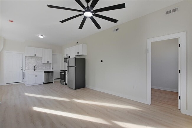 Photo - 1322 W Ohio St Unit 2R