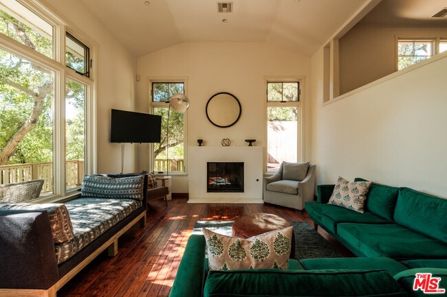 Photo - 21717 Encina Rd