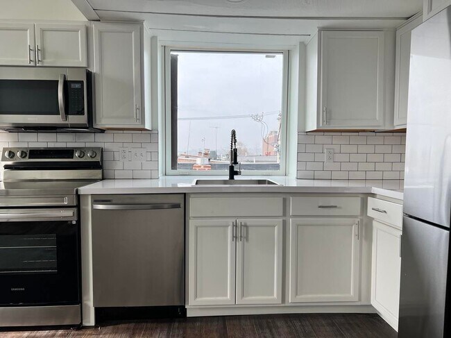 Photo - 3rd & Cumberland