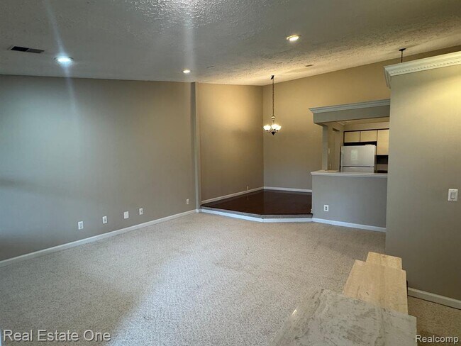 Photo - 19317 Surrey Ln