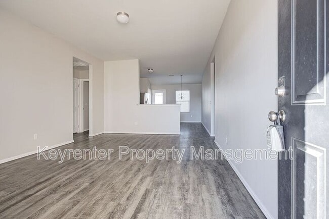 Photo - 805 Hallow Oak Ct