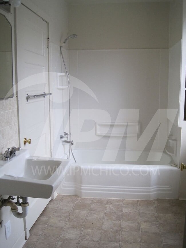 Photo - 1752-1754 Vallombrosa Avenue Unit 1752 Vallombrosa