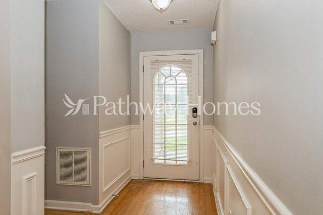 Photo - 4501 Holliday Rd