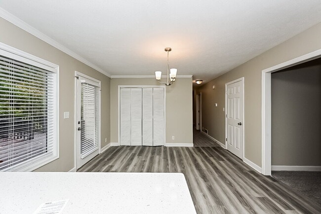 Photo - 130 Maple Pl