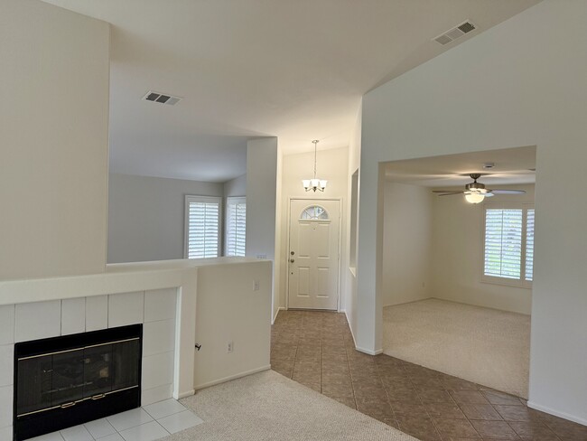 Photo - 2471 Marigold Way