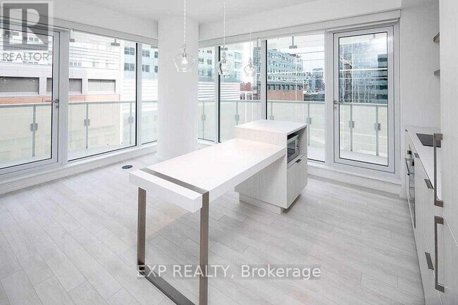 Photo - 197 Yonge St Unit 2205