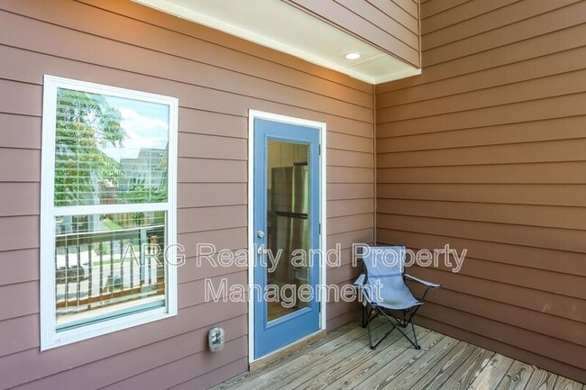 Photo - 840 Smith St SW