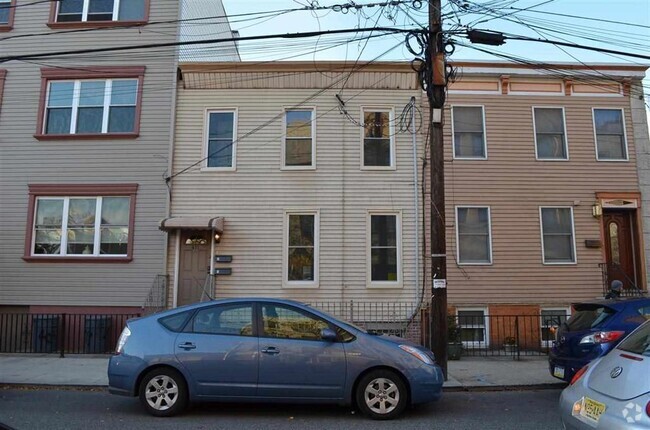 Building Photo - 411 2nd St Rental