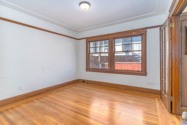 Photo - CLINTON AVE 2134-2138 Unit 2134