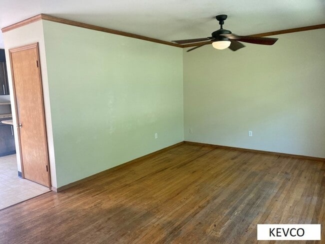 Photo - Home with Tons of Space!!