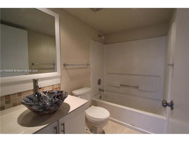 Photo - 7165 NW 186th St Unidad A107