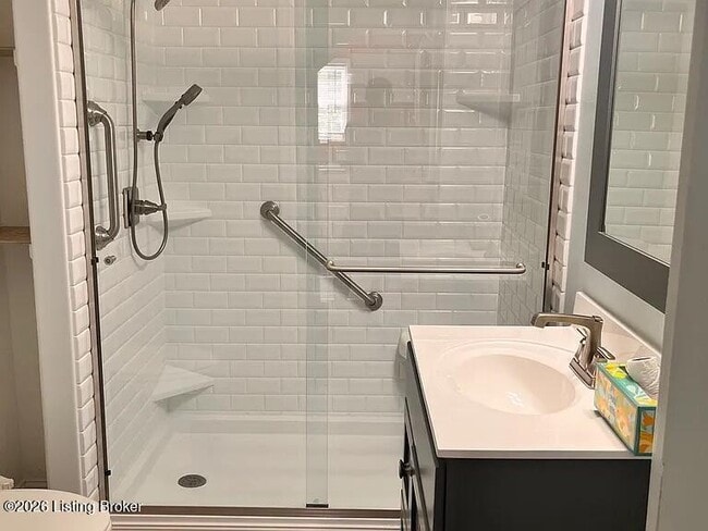 Photo - 3724 Bashford Ave