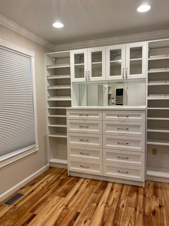 42215 Pellston Dr Condo Unit 42215 Pellston drive 290 Condo for Rent