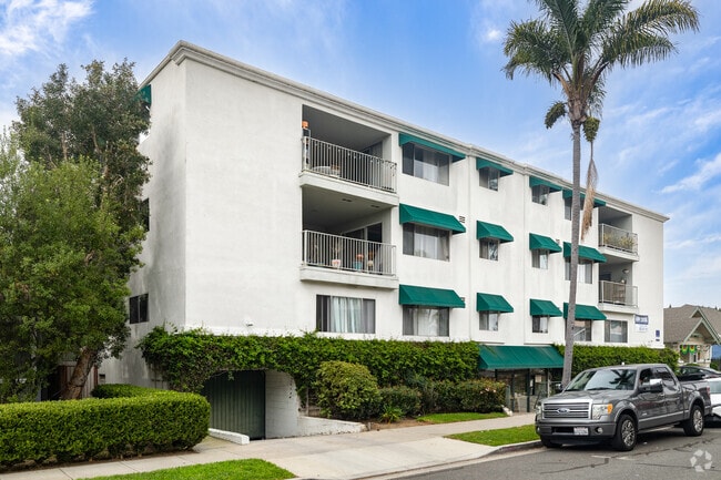 355 Coronado Ave.