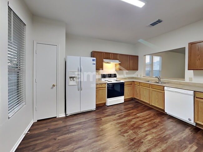 Photo - 6013 Midcrown Dr