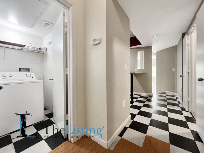 Photo - 2411 W Horatio St Unit 532