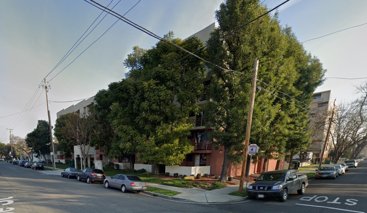 Photo - 1320 N Monroe St