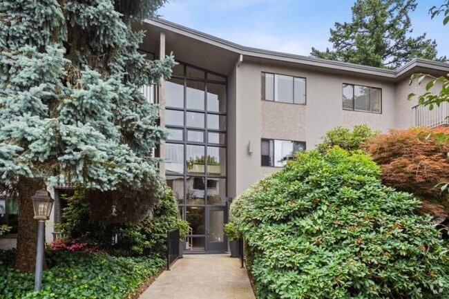Building Photo - 2 bedroom in Bellevue WA 98004 Unit 3 Rental
