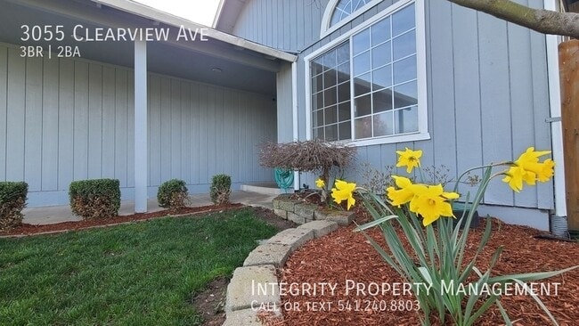 Photo - 3055 Clearview Ave